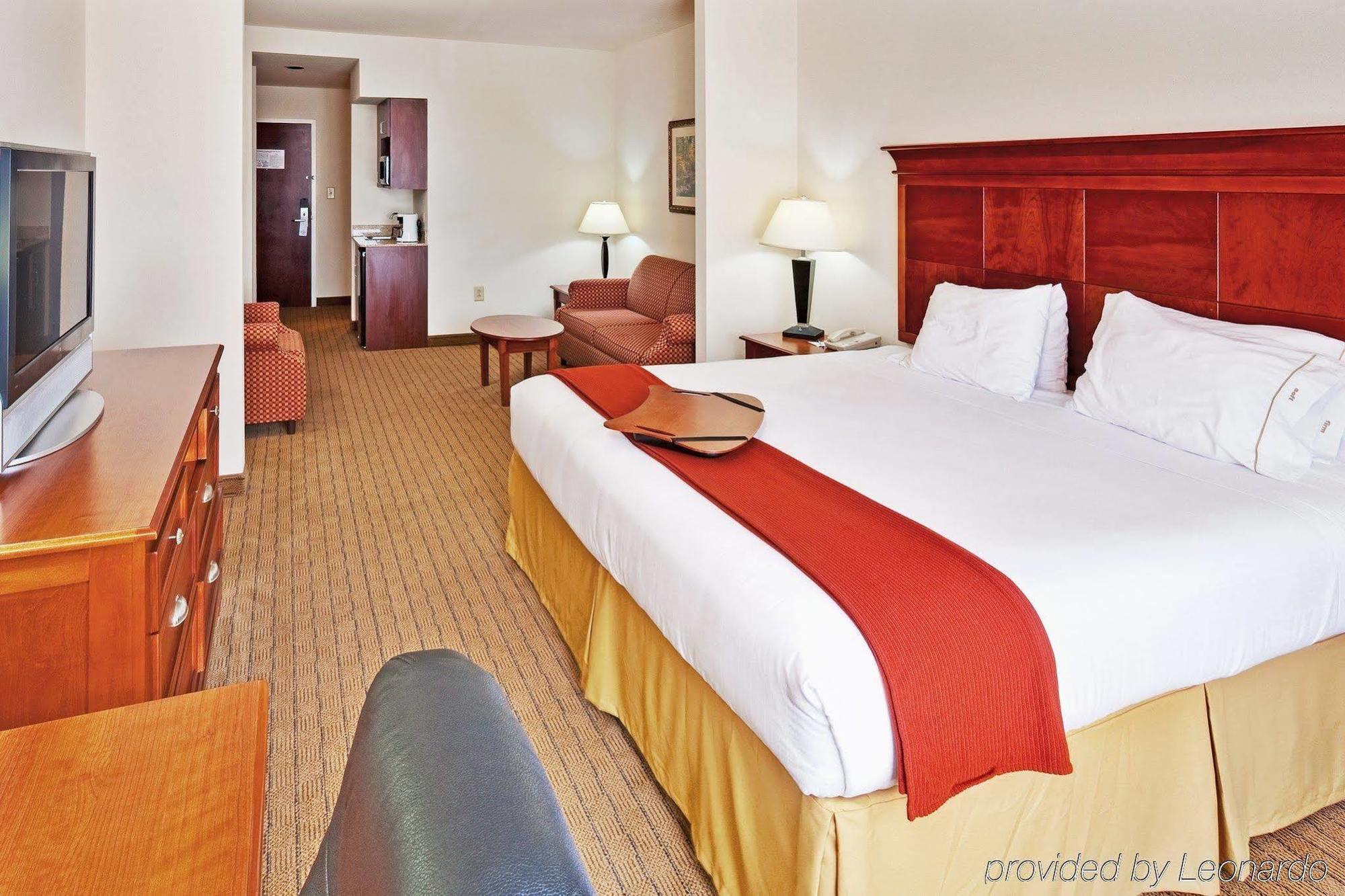 Holiday Inn Express & Suites Dyersburg By Ihg Zimmer foto